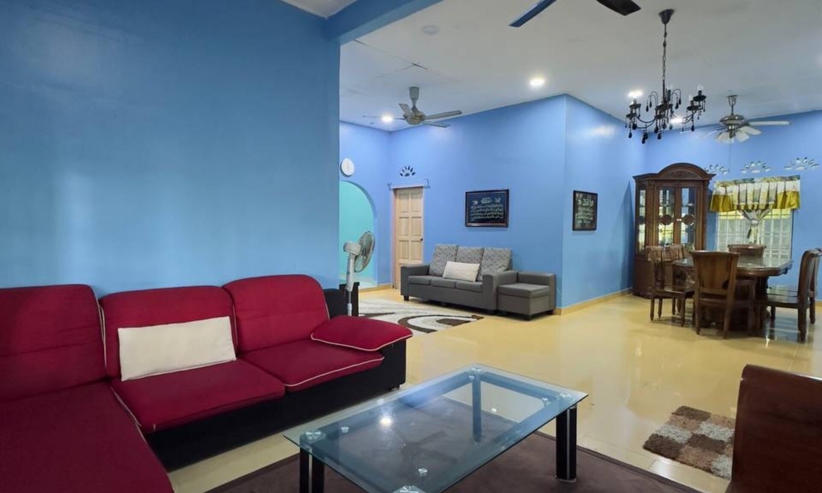 Mersing House | 3-bedroom bungalow Seaview Homestay enchanting Mersing with cool AC and pool