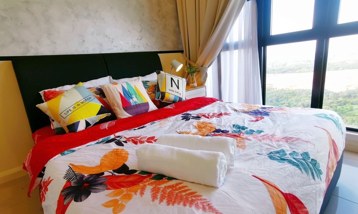 Medini Apartment | 6min walking- Legoland Happy Rainbow Suite for Families 2R2B 1-8pax Max Lakeview