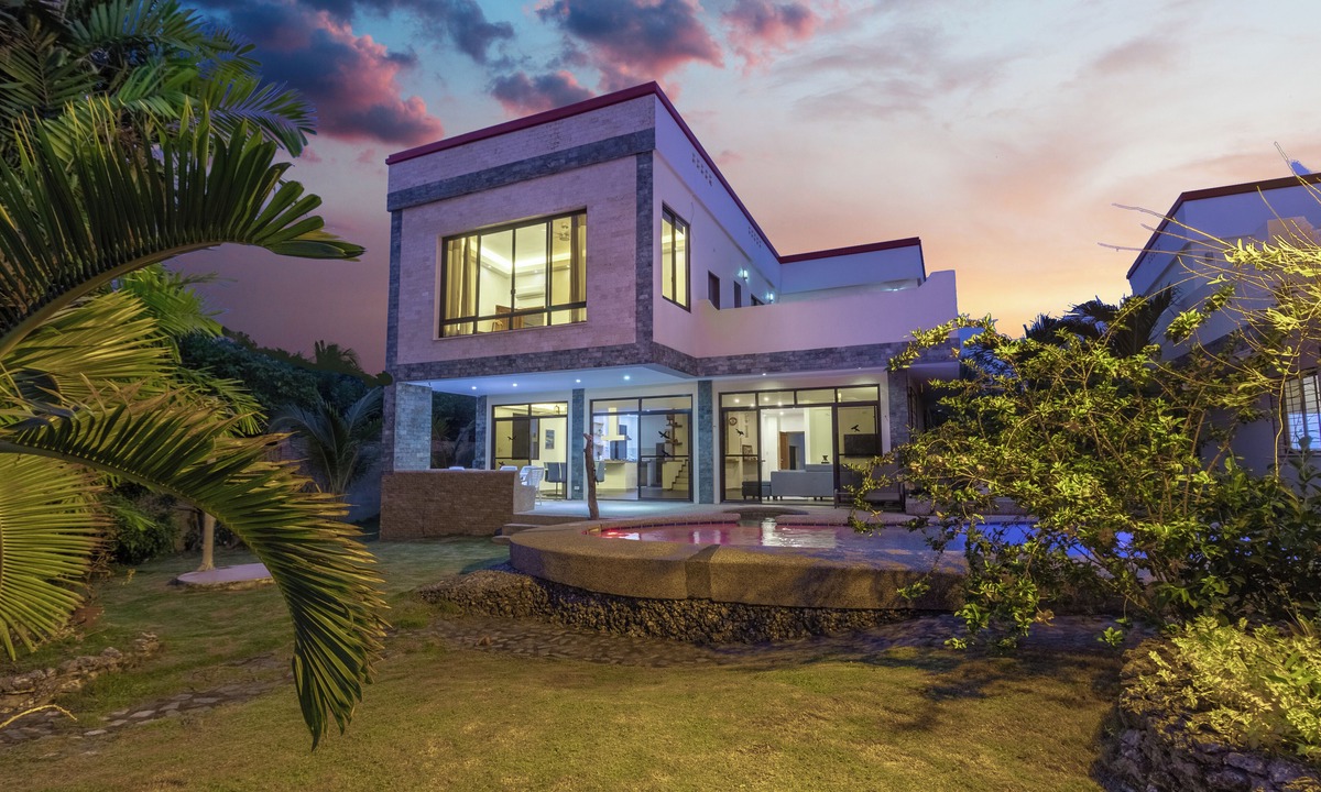 Panglao Villa | Luxury Charming 3-Bedroom Villa 300m2, directly on the Sea, Panglao,Bohol
