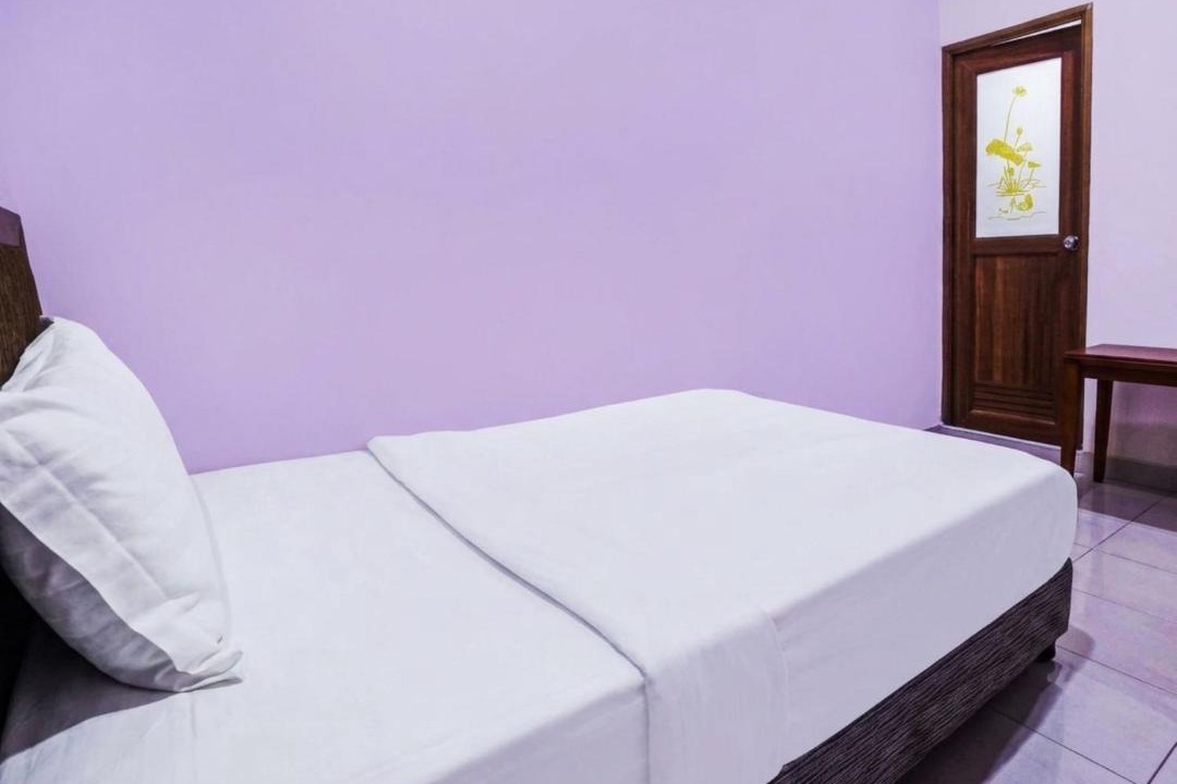 Kota Warisan Hotel | Swing & Pillows - Night Queen Hotel KLIA 1 KLIA 2, Sepang