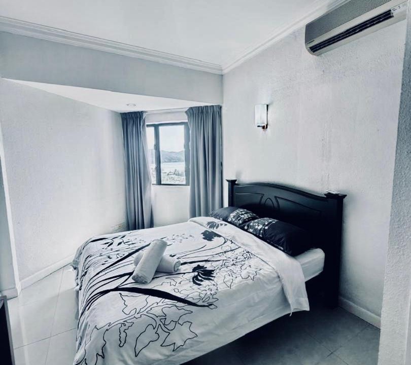 Batu Ferringhi Apartment | Spacious 3BR Seaview Family Suite at Sri Sayang, Batu Ferringhi