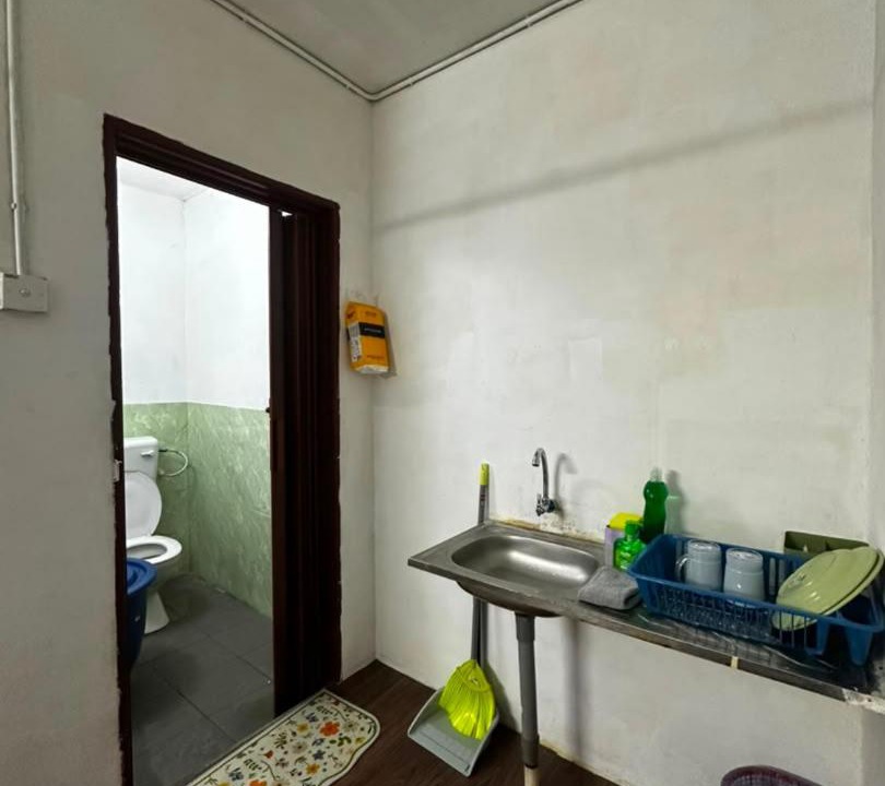 Pulau Indah House | Mirae Homestay Triple Room- Pulau indah Klang