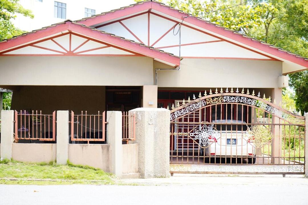 Bukit Kecil House | Warisan Timur 3BR Homestay, Kuala Terengganu bungalow