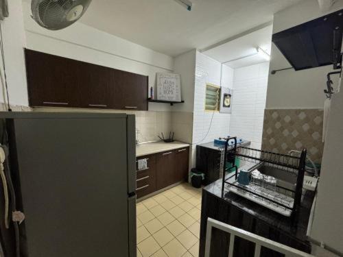 Sungai Buloh Apartment | Rizq Homestay Tasik Biru Kundang
