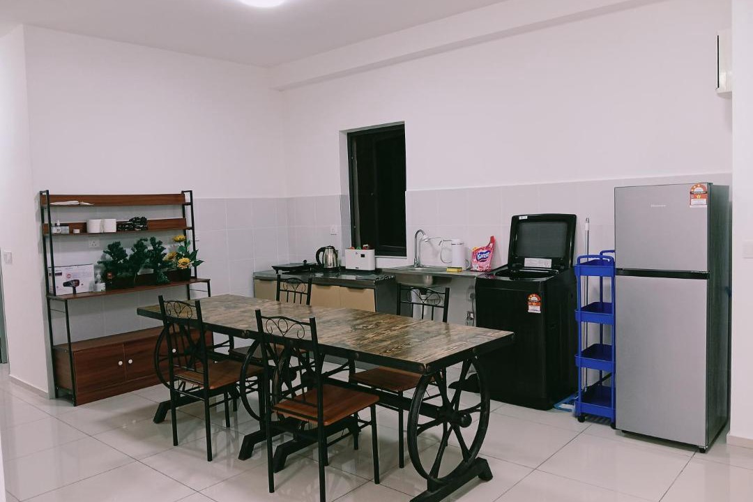 Taman Equine House | Homestay single room near MRT train airport
