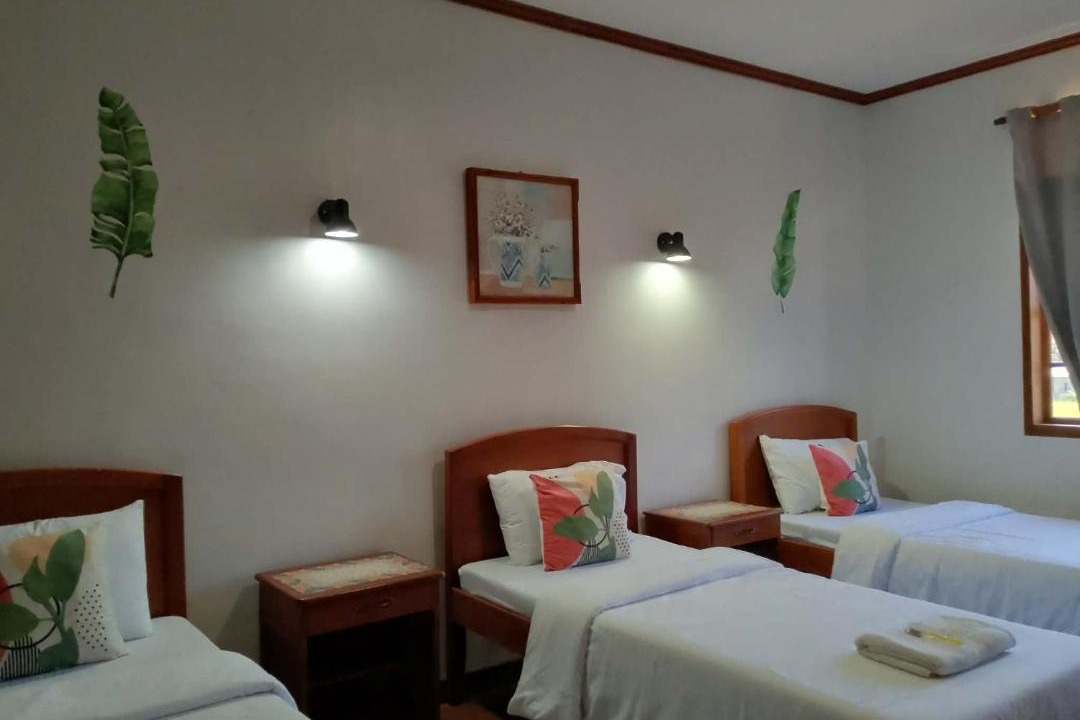 Caticlan Hotel | REKWOOD Hotel