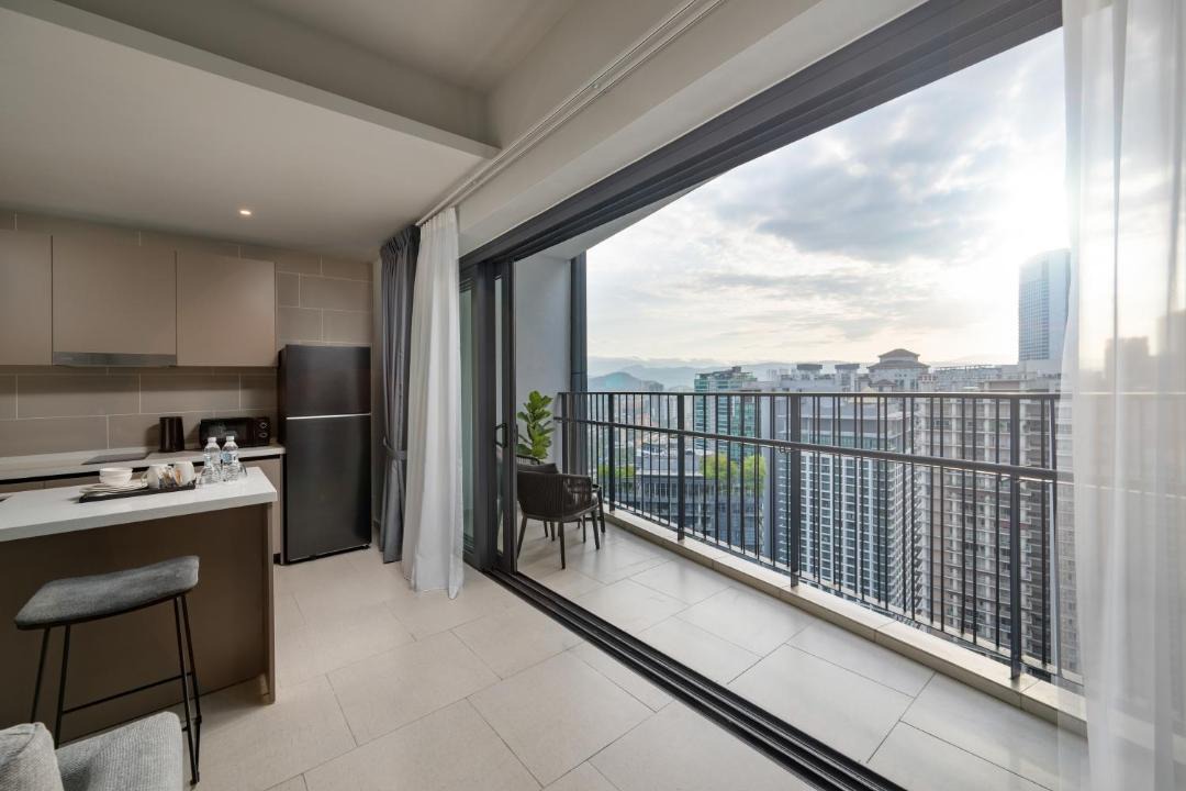 Kuala Lumpur City Centre Hotel | Isola KLCC Hotel, Trademark Collection by Wyndham