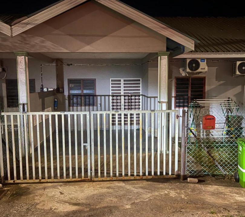 Beserah House | Eryna homestay batu hitam beserah kuantan
