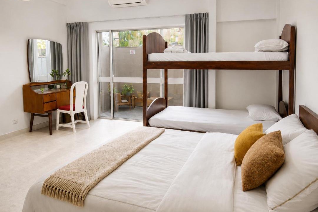 Taman Kota Laksamana House | Knocknock 70s Home 5BDR at Jonker, Free Parking