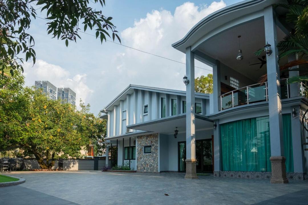 Bukit Gasing House | Private Bungalow | 15 Pax | Pool & Wedding Event