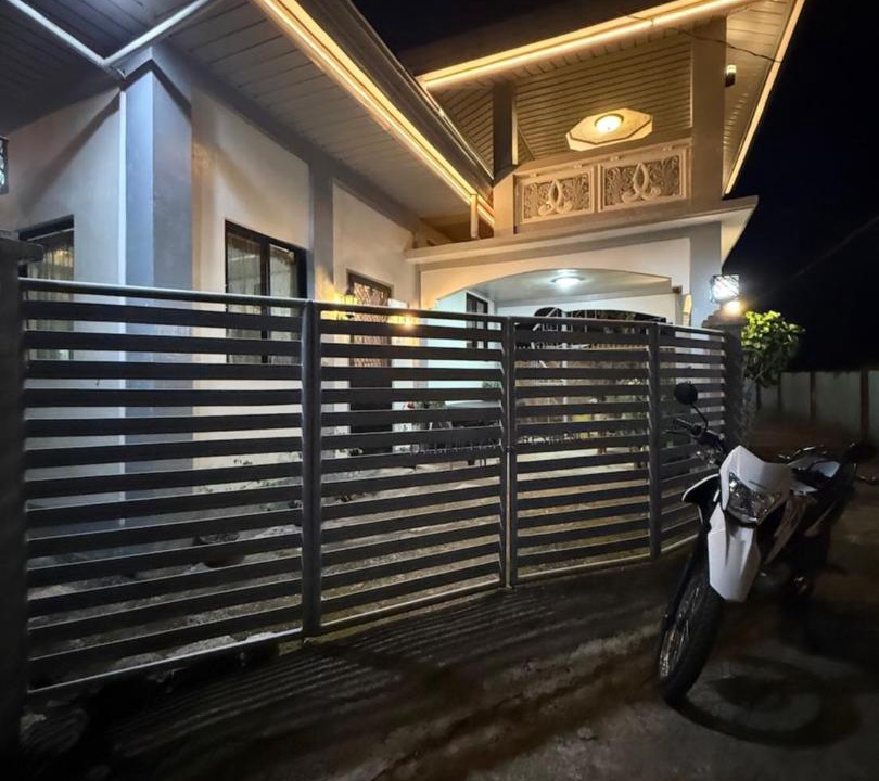 Culaba House | Nimrod's Cafe - Airconditioned Queen Beds with Starlink Wi-Fi