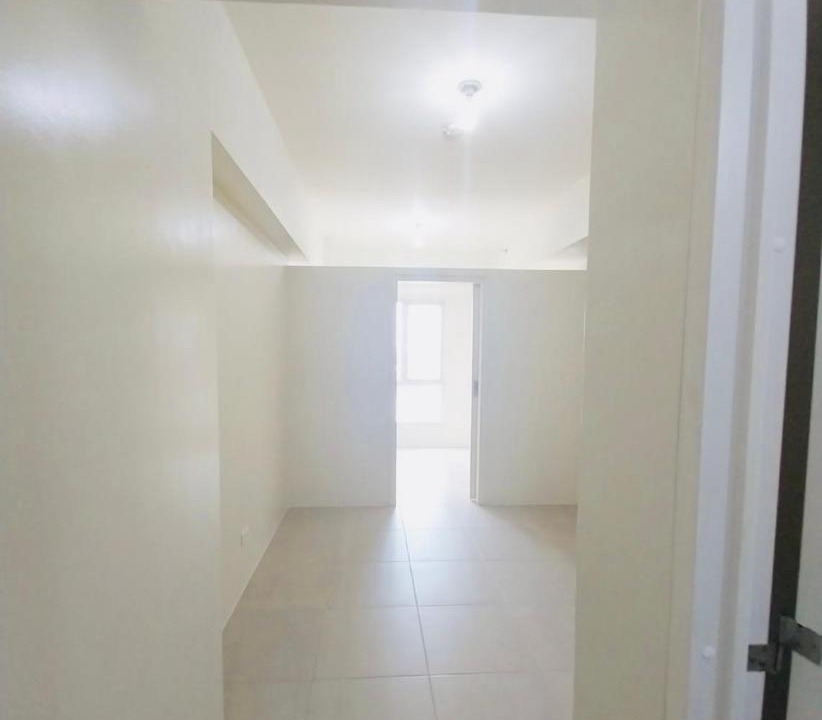 A. Bonifacio Apartment | Avida Cloverleaf Tower 1