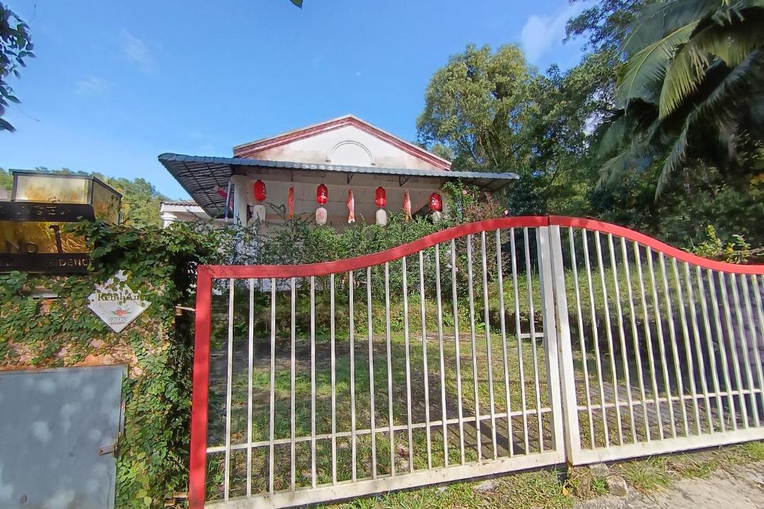 Bukit Beruntung House | Rawang Golf Club Bungalow Master Bedroom with Kitchen BBQ WiFi Laundry