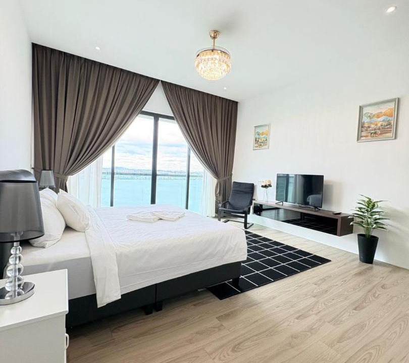 Bandar Baru Permas Jaya Apartment | Marina View Resort - Deluxe Room