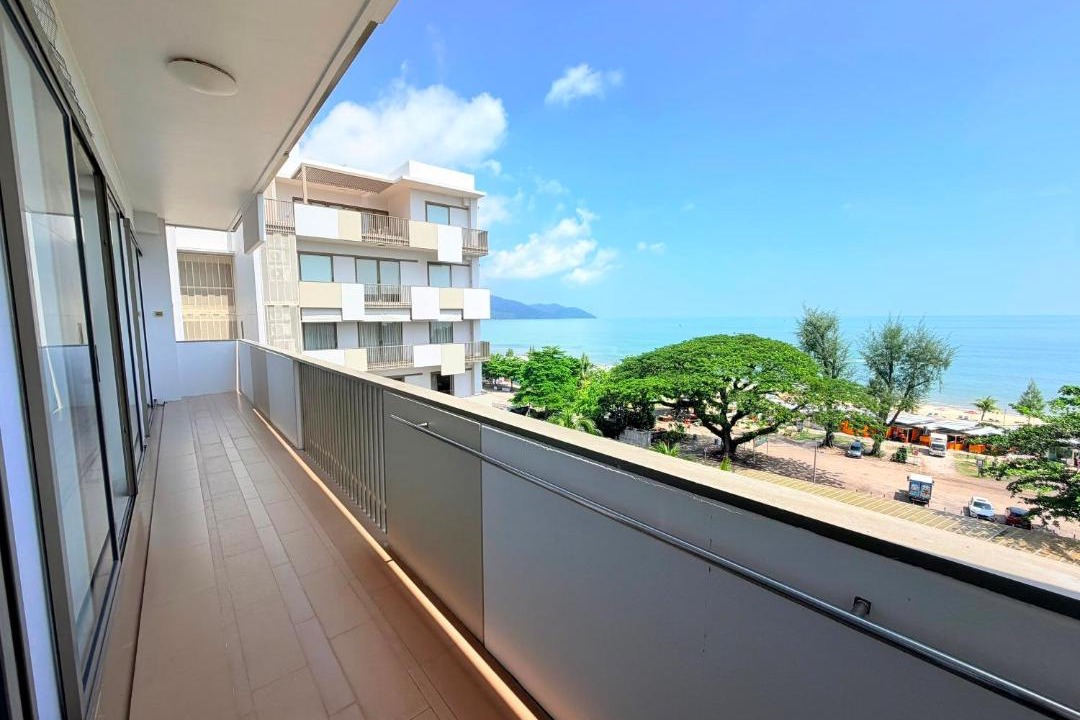 Batu Ferringhi Apartment | By The Sea Direct Seaview n Pool view#B53