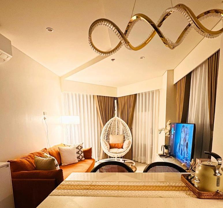 Maribago Apartment | Resort Living 1BR Corner Apartment with Balcony