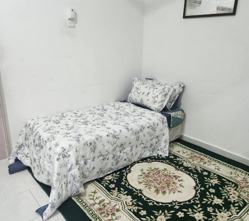 Kampung Telaga Batin Apartment | Spacious Family Homestay Near Airport & Beach