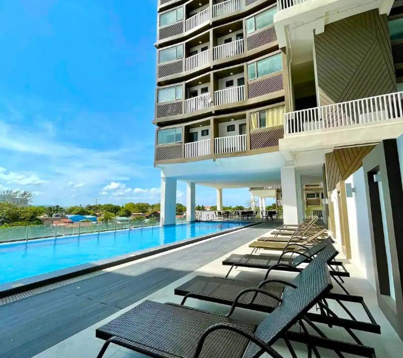 Mandurriao Apartment | The Homey Horizon 3BR Stay with Pool Access