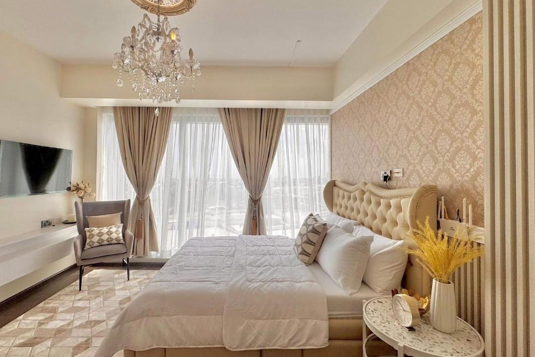 Poblacion District House | Modern Condo Room with City Views in Davao City