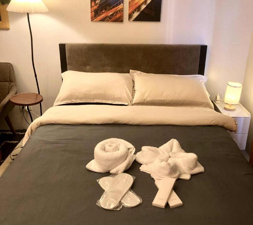 Barangka Ilaya Apartment | Cozy Staycation in Pioneer Woodland Mandaluyong
