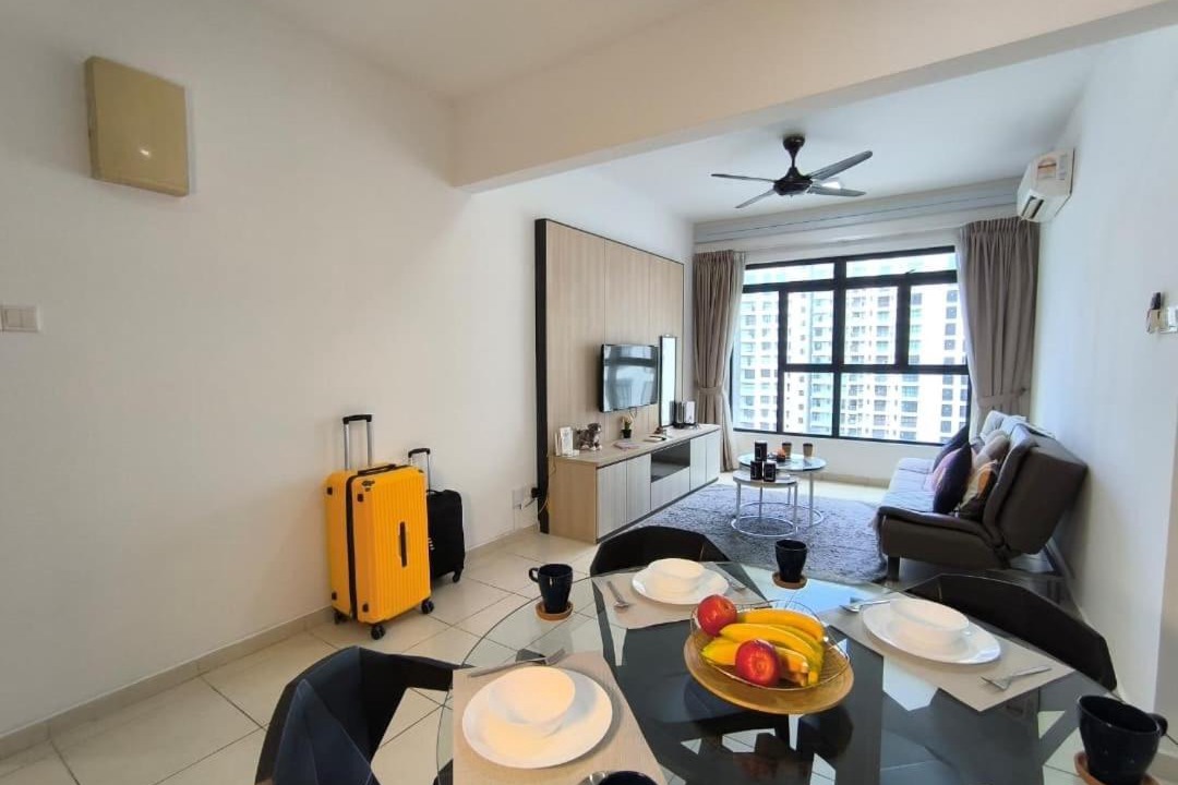 Sekudai Apartment | The Garden 3BR Family Suites Skudai Netflix BySTAY