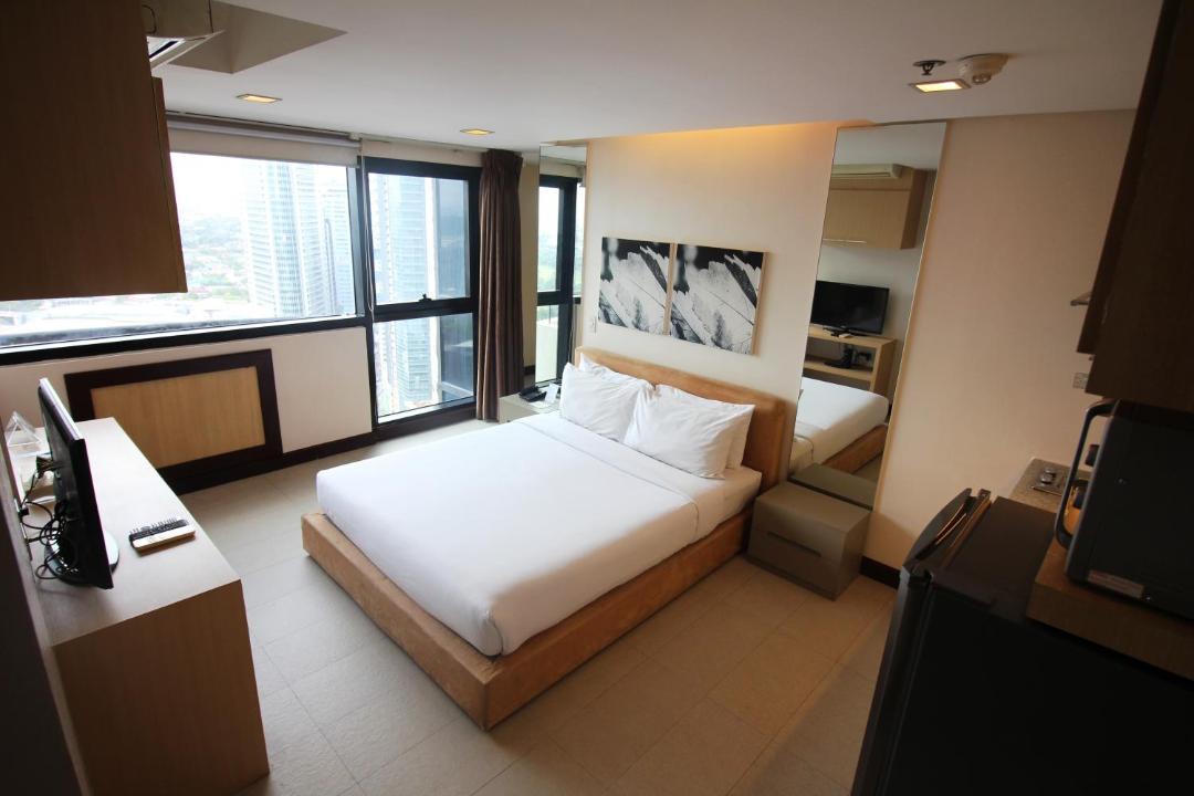 Wack-Wack Greenhills Apartment | BSA Twin Towers