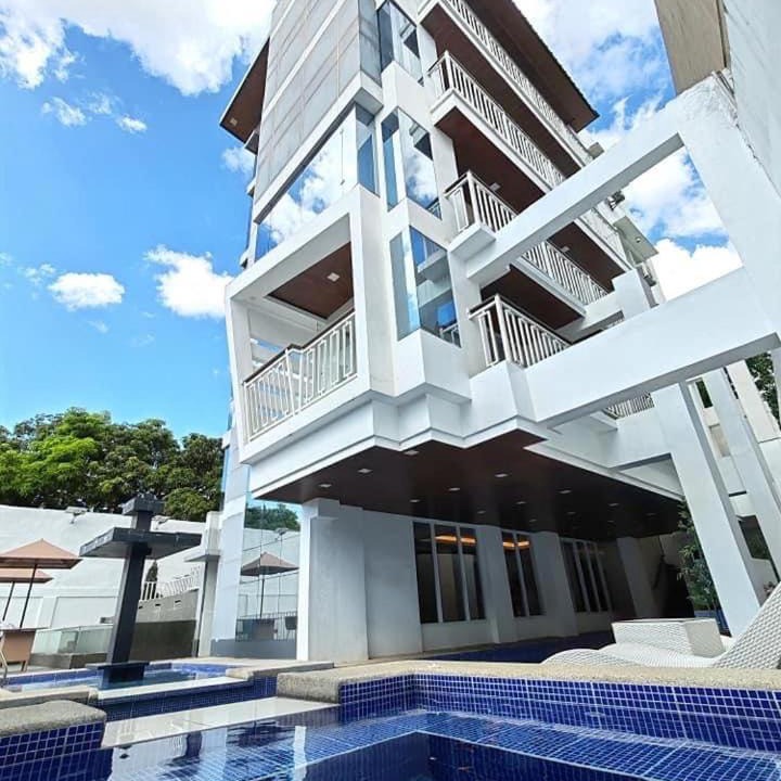 Philippines Villa | 7BR Luxury Resort with Pool and Bar