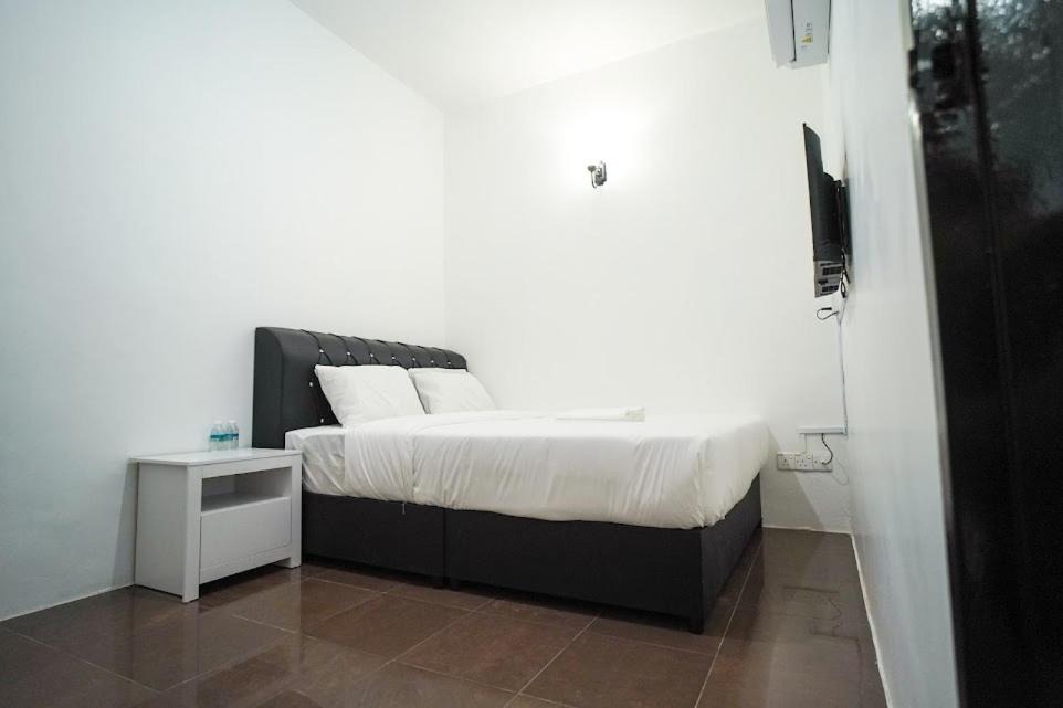 Daerah Kulai Hotel | B Link Hotel