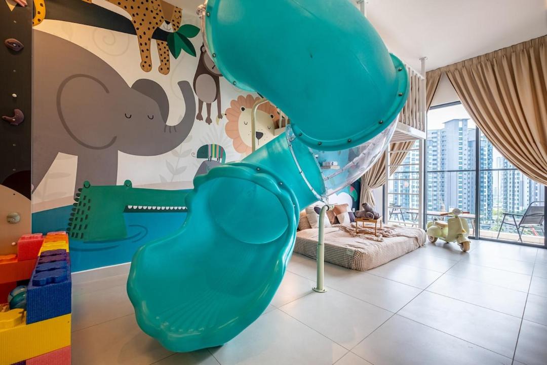 Kuala Lumpur Apartment | KL No1 Kids Slides w Climbing Wall Kids Friendly