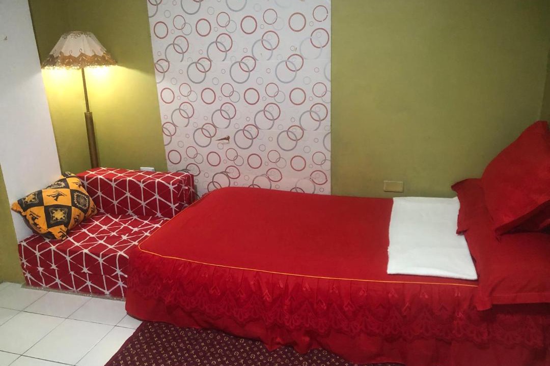 Quezon City House | JOHNFRONZ BUILDING