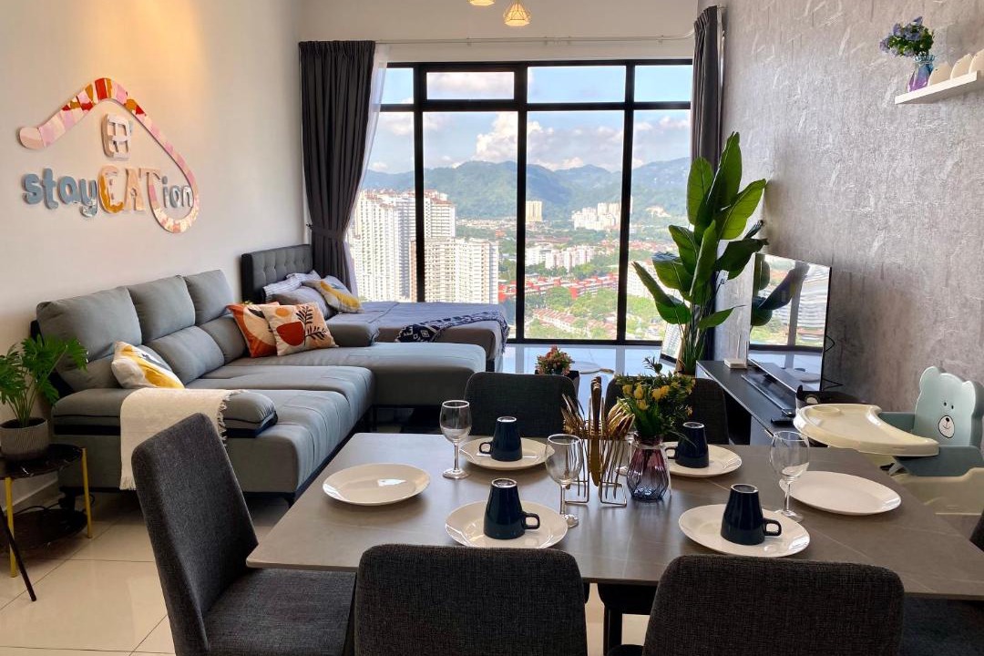George Town Apartment | Beacon Executive Suite by stayCATion Homestay