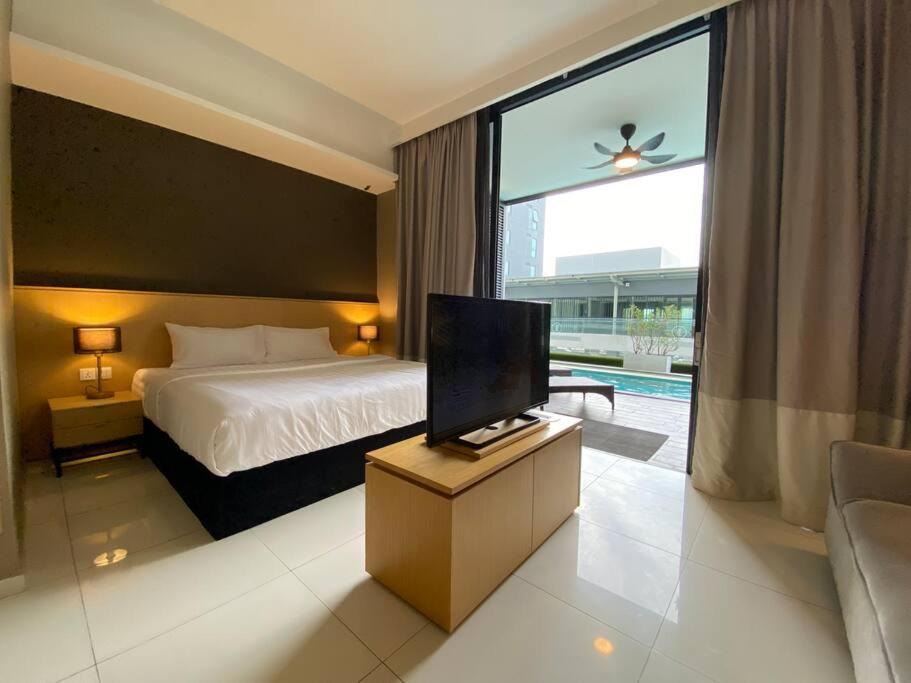 Tanjong Bidara Apartment | Poolside Suite - Amanjiwa 99 Residences