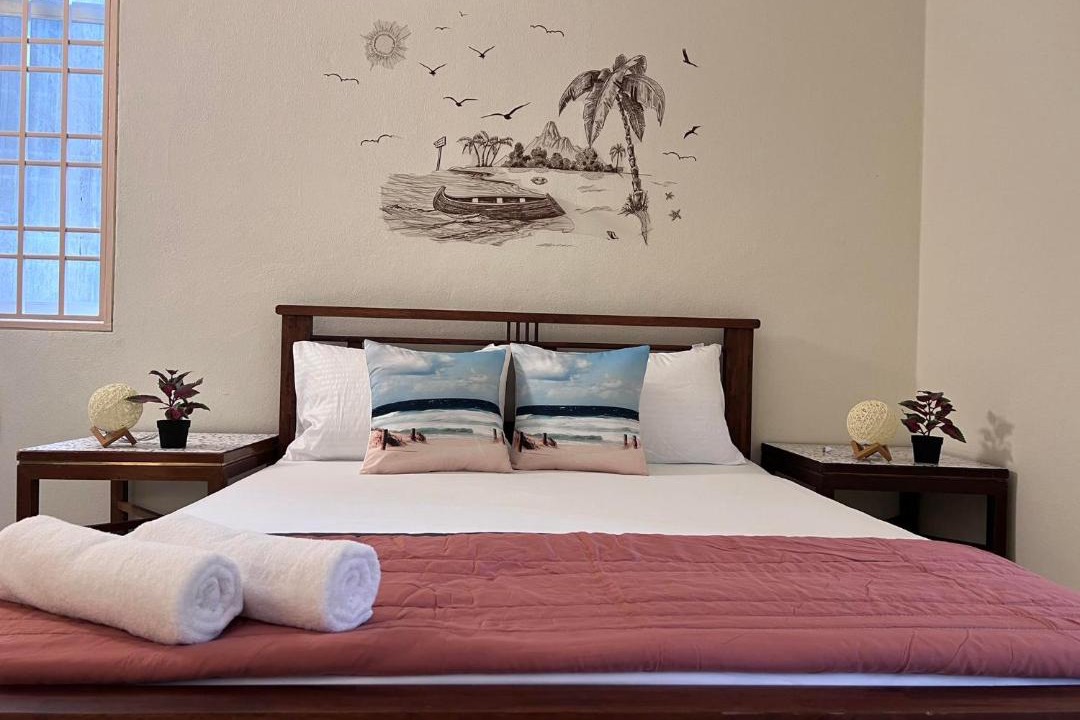 Batu Ferringhi Apartment | EE's Sunset House - Homestay 3 min walk to beach