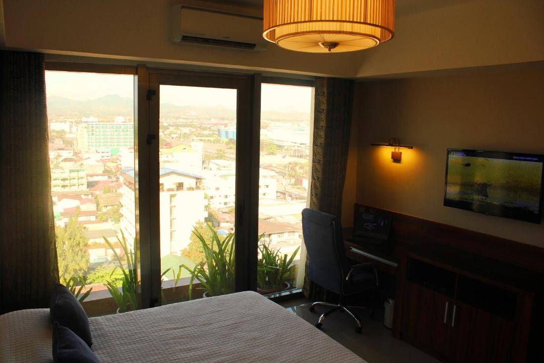 Balibago Hotel | Central Park Tower Resort