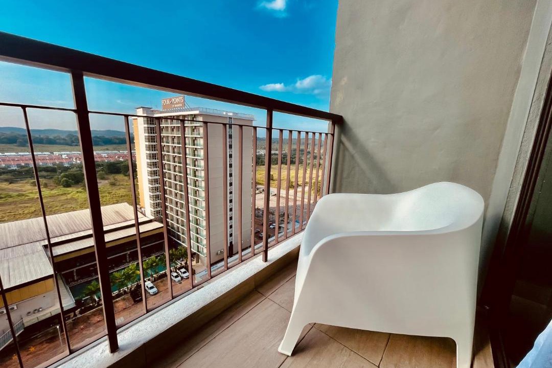 Bandar Penawar Apartment | Desaru Central Apartment w Pool,CinemaScreen,Netflix & WiFi