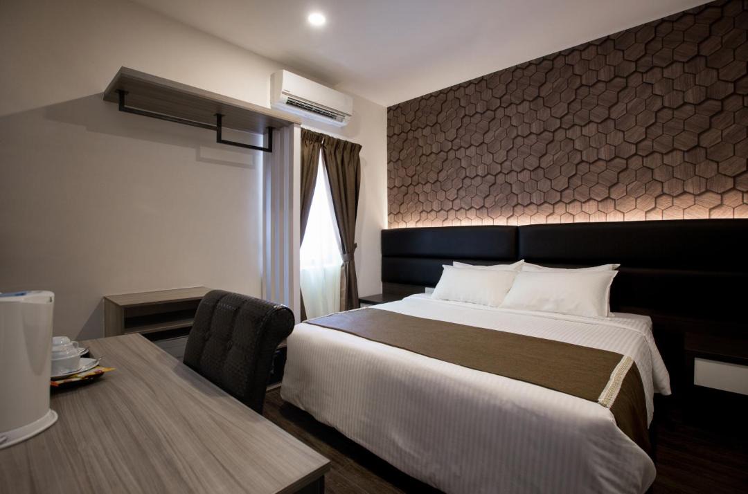 Downtown George Town Hotel | Gurney Lodge