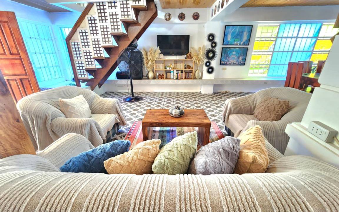 Photo of Livingroom in Aringay