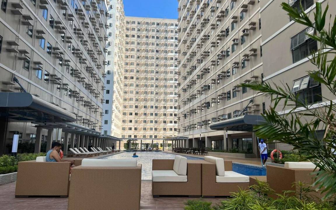 Photo of Buildings in Dasmarinas