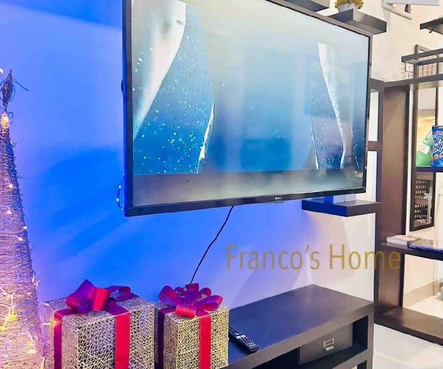 Photo of Livingroom in New Manila