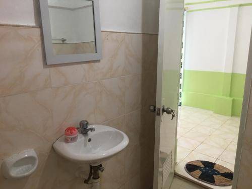 Photo of Bathroom in Poro