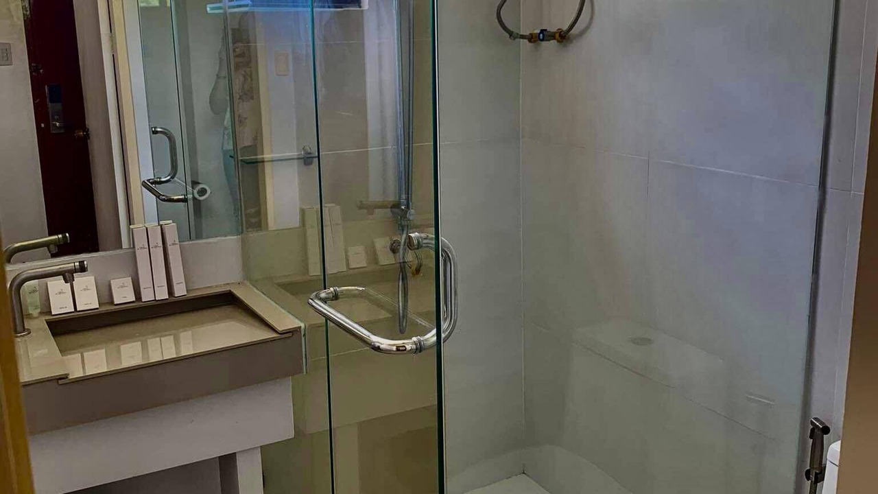 Photo of Bathroom in Poro