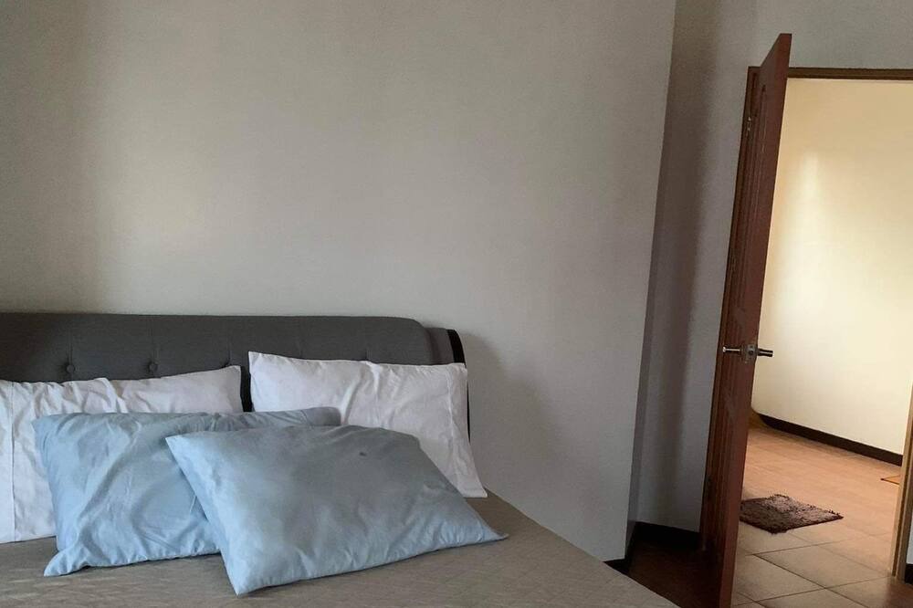 Photo of Bedroom in Alangalang