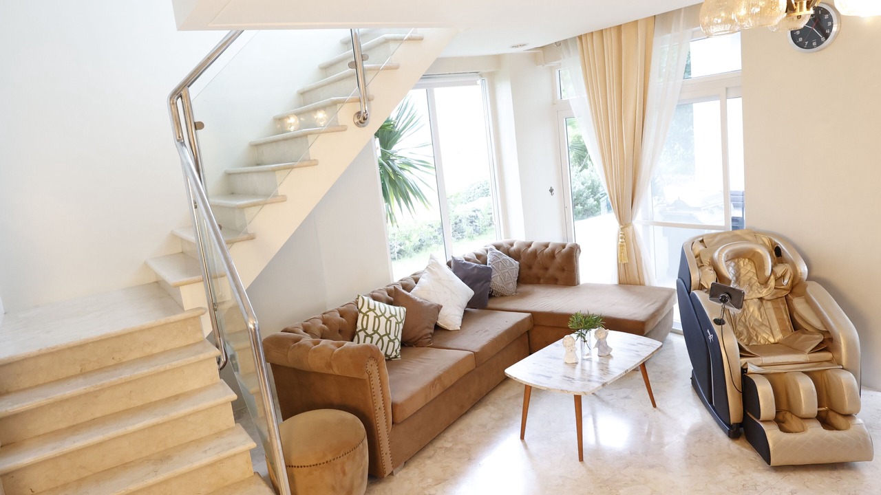 Photo of Livingroom in San Fernando