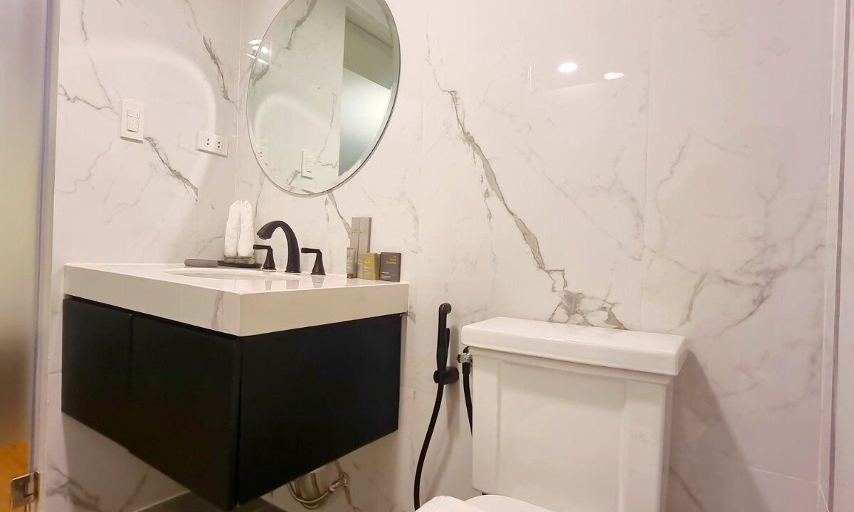 Photo of Bathroom in Calle Crisologo