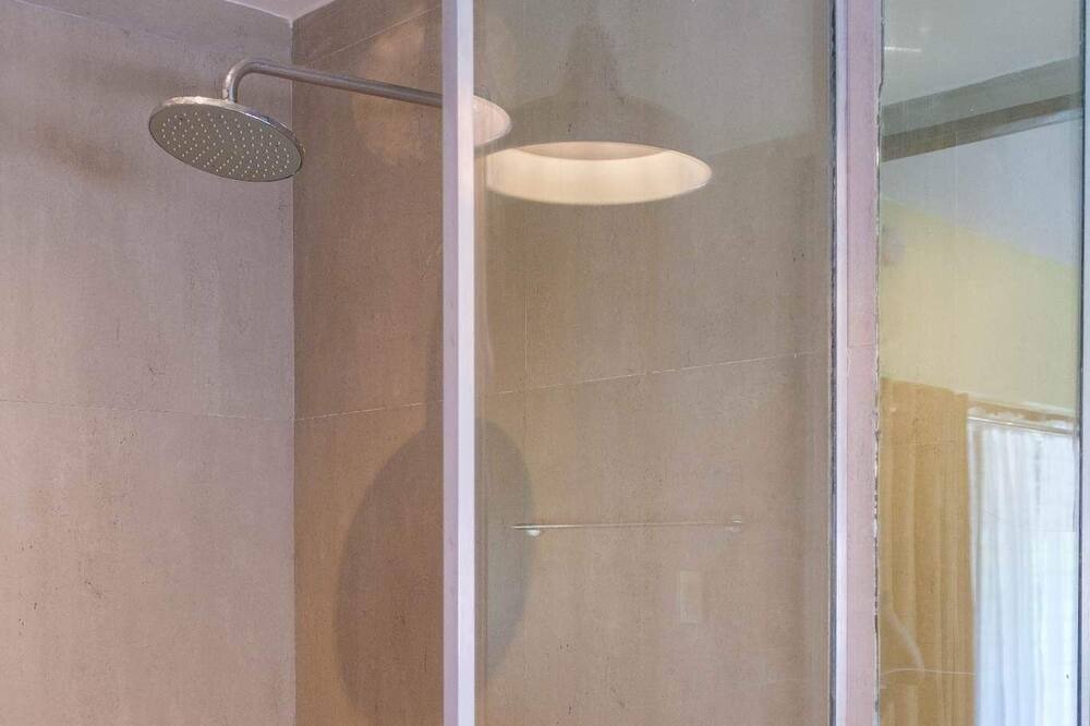 Photo of Bathroom in Carles