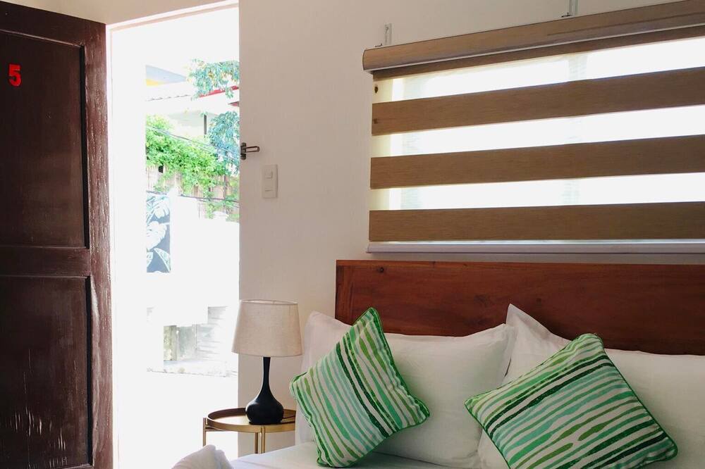 Photo of Bedroom in Manoc-Manoc