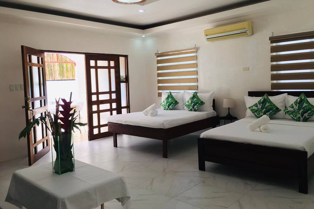 Photo of Bedroom in Manoc-Manoc