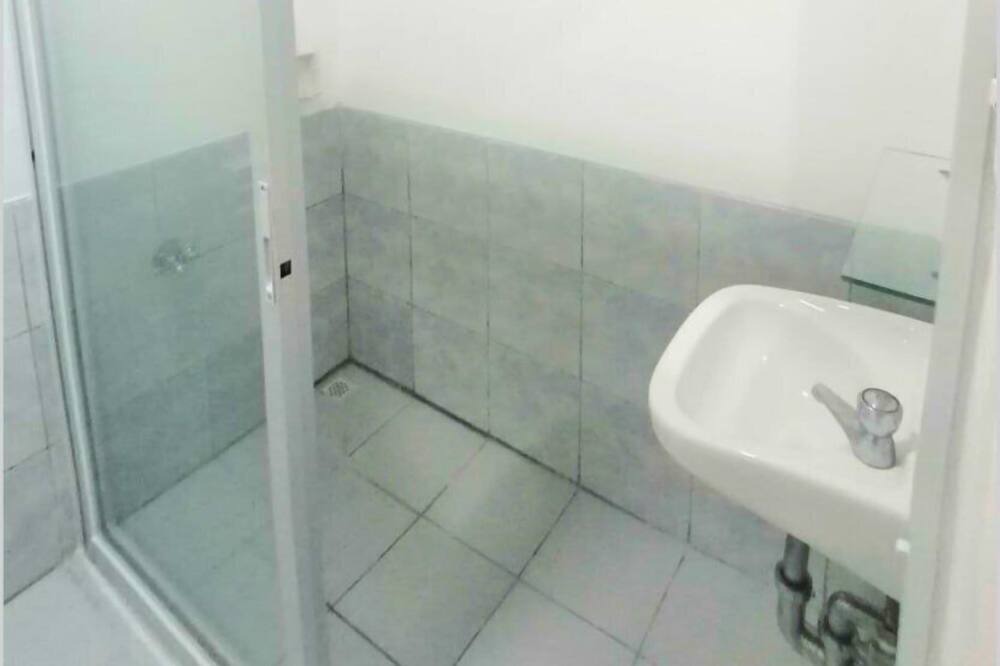Photo of Bathroom in Manoc-Manoc