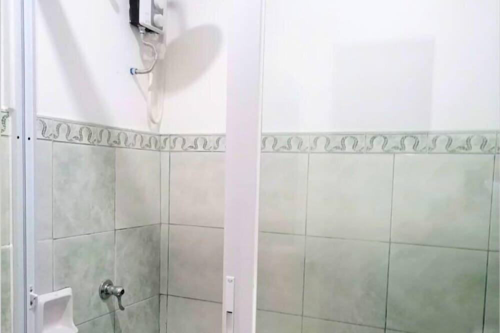 Photo of Bathroom in Manoc-Manoc