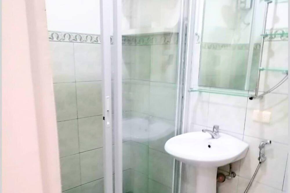 Photo of Bathroom in Manoc-Manoc